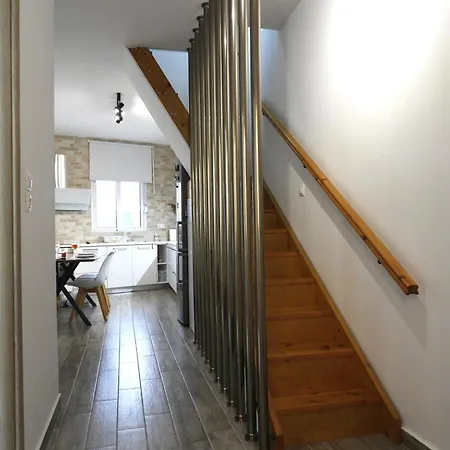 Angelica - Perfect Quiet In Center Location - 10mins Walk To Aegean *
