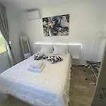 Angelica - Perfect Quiet In Center Location - 10mins Walk To