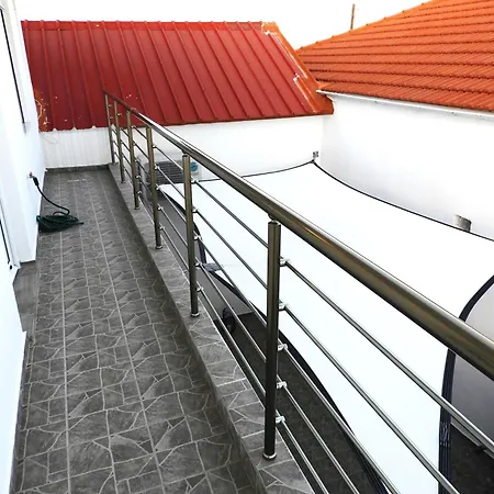 Angelica - Perfect Quiet In Center Location - 10mins Walk To Aegean