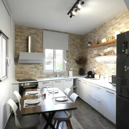 펜션 Angelica - Perfect Quiet In Center Location - 10mins Walk To Aegean