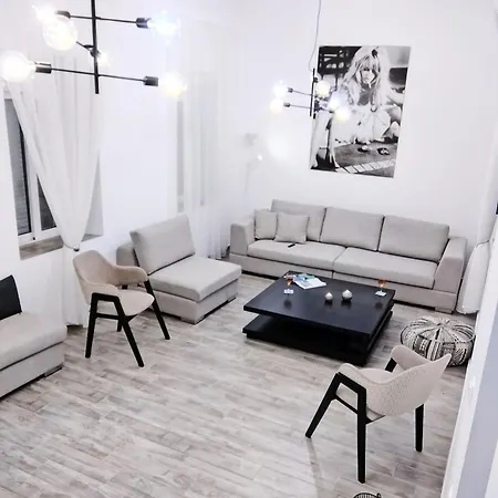 Angelica - Perfect Quiet In Center Location - 10mins Walk To Aegean *