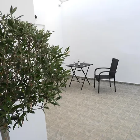 Vakantiehuis Angelica - Perfect Quiet Center Location - 10mins Walk To