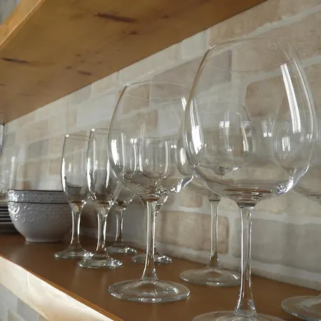 Angelica - Perfect Quiet Center Location - 10mins Walk To Gennadi
