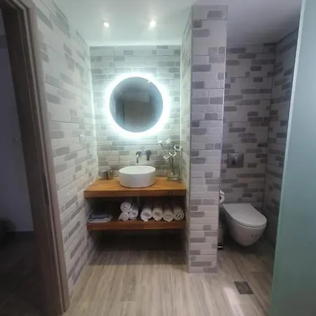 Semesterbostad Angelica *